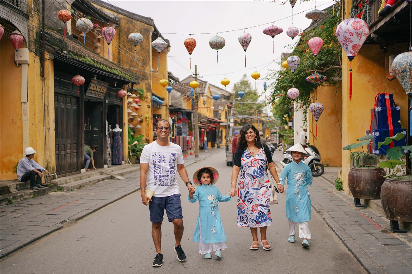 Local photographer near me | Nenis's family are from Singapore
