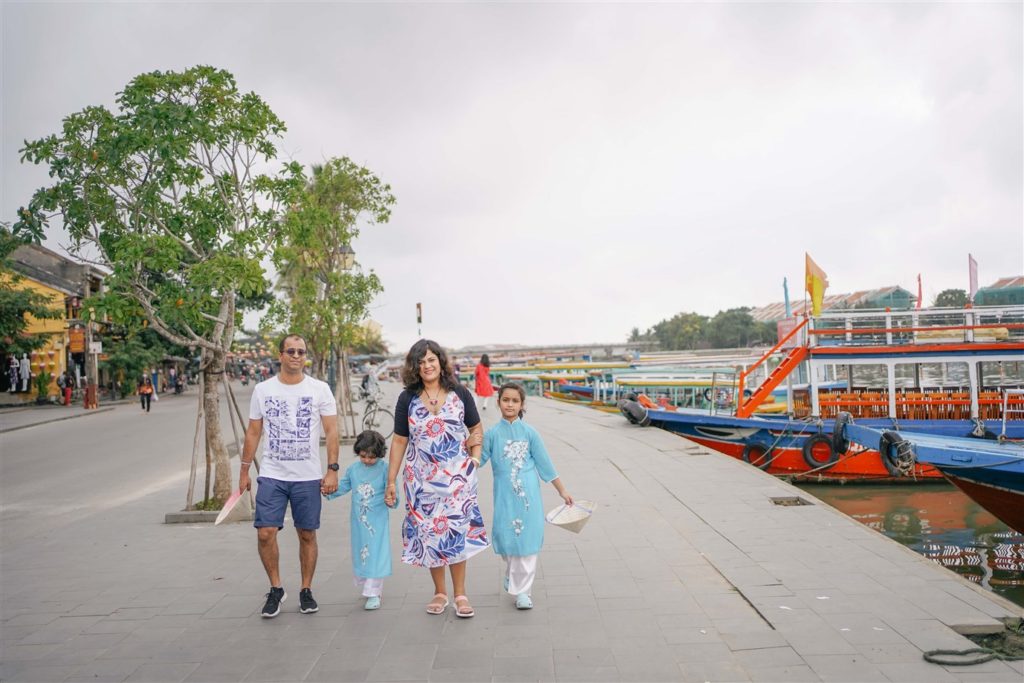 Local photographer near me | Nenis's family are from Singapore