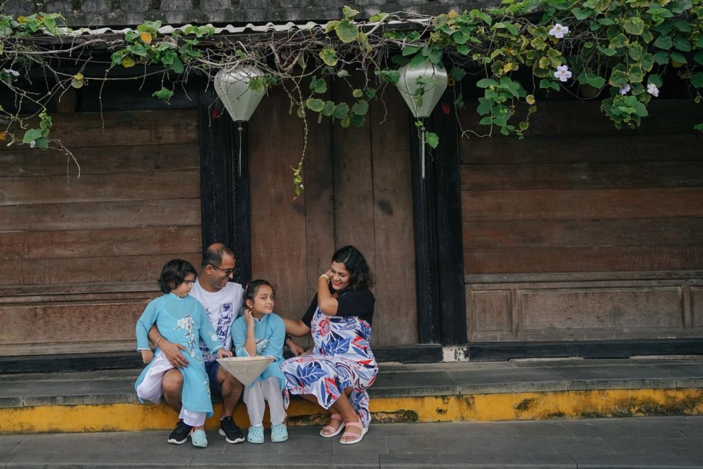 Local photographer near me | Nenis's family are from Singapore