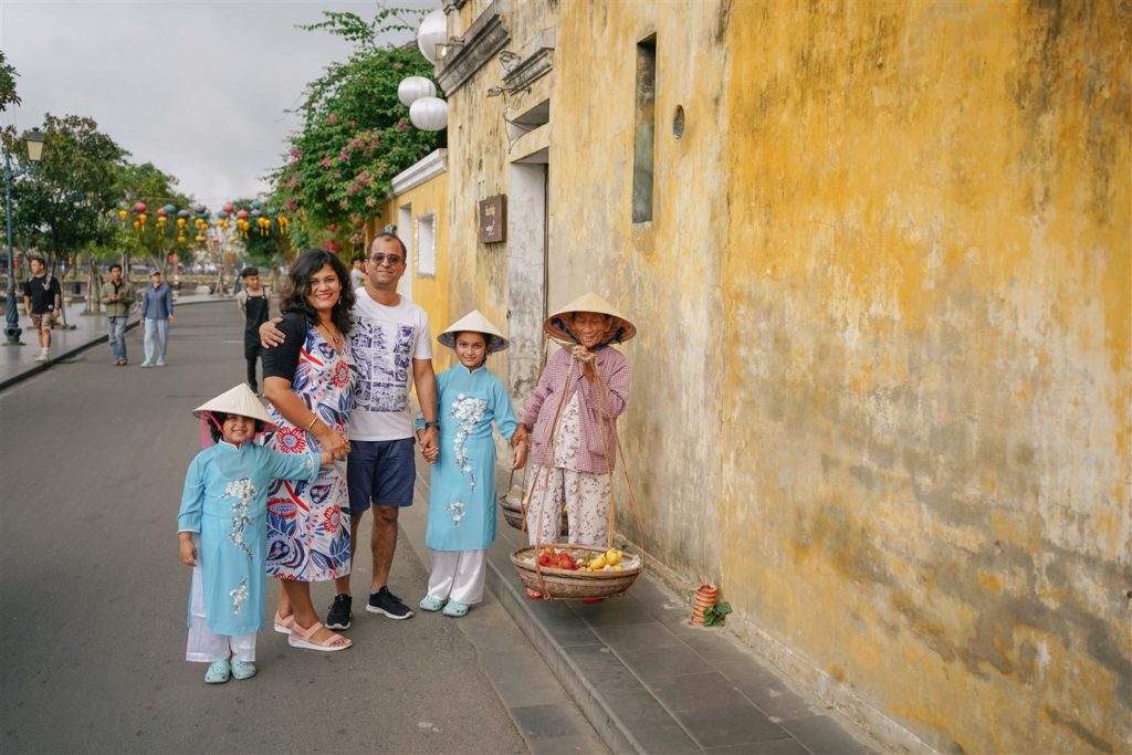 Local photographer near me | Nenis's family are from Singapore